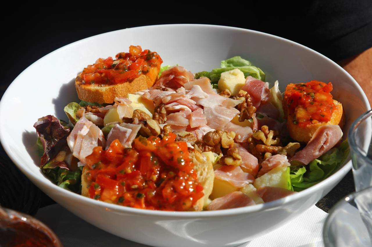 Trop petit ou trop grand ? Voici comment choisir le saladier idéal pour sublimer vos salades composées
