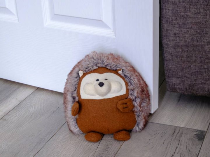 Jolie cale de porte : comment choisir le modèle parfait pour votre intérieur